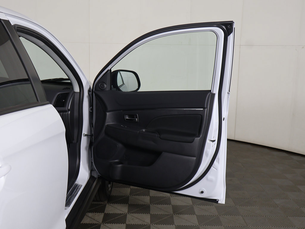 New 2027 Mitsubishi Outlander Sport LE FWD image 16
