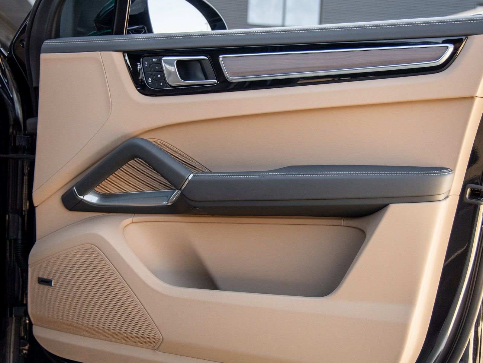 Certified 2023 Porsche Cayenne Turbo image 43