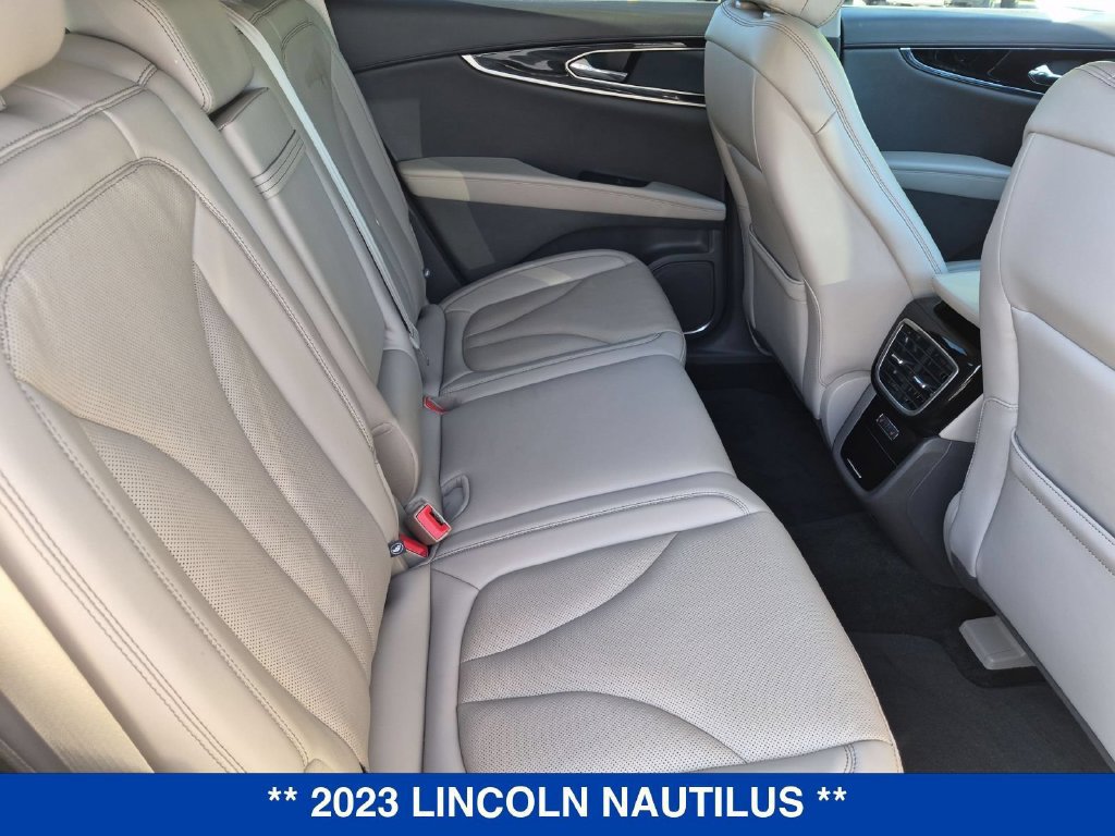 Used 2023 Lincoln Nautilus Reserve w/ Cargo Utility Package AWD/4WD image 33