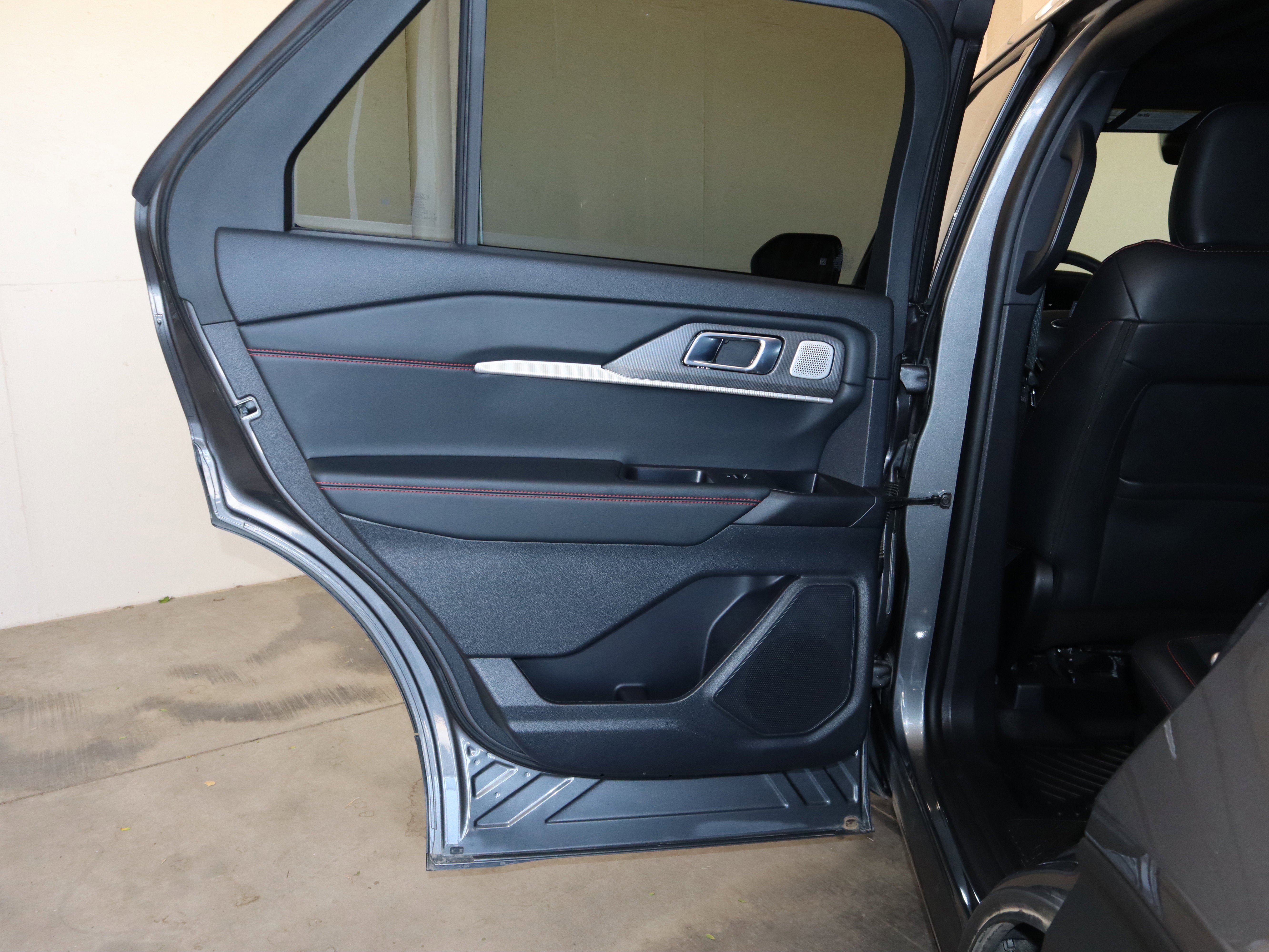 Certified 2025 Ford Explorer ST w/ Sun And Sound Package AWD/4WD image 38