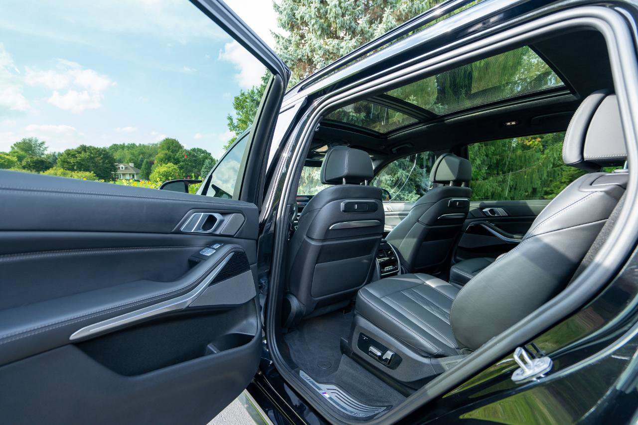 Used 2023 BMW X7 M60i image 22