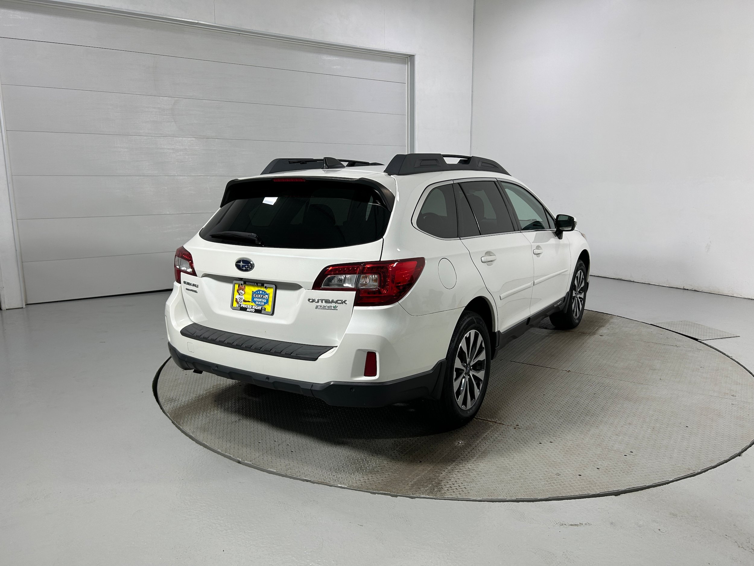 Used 2017 Subaru Outback 2.5i Limited AWD/4WD image 37