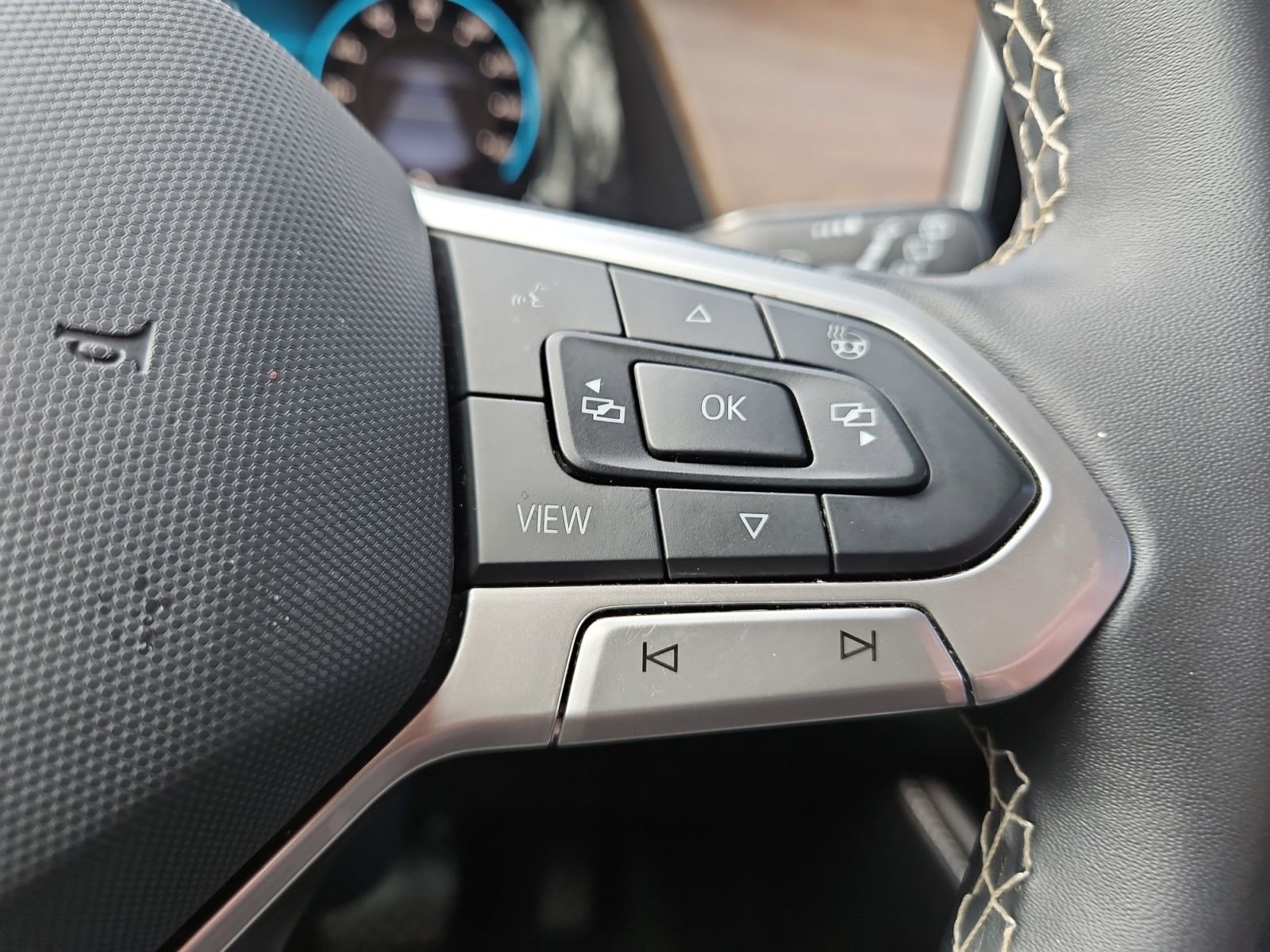 Used 2024 Volkswagen Atlas SE image 26