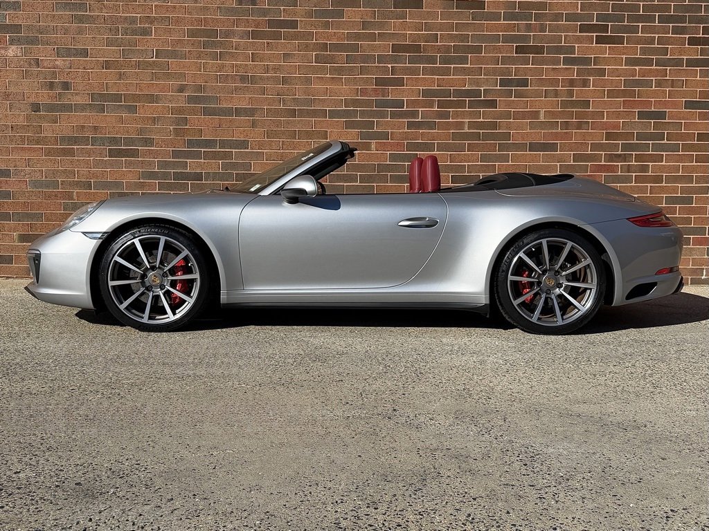 Certified 2019 Porsche 911 Carrera 4S image 2