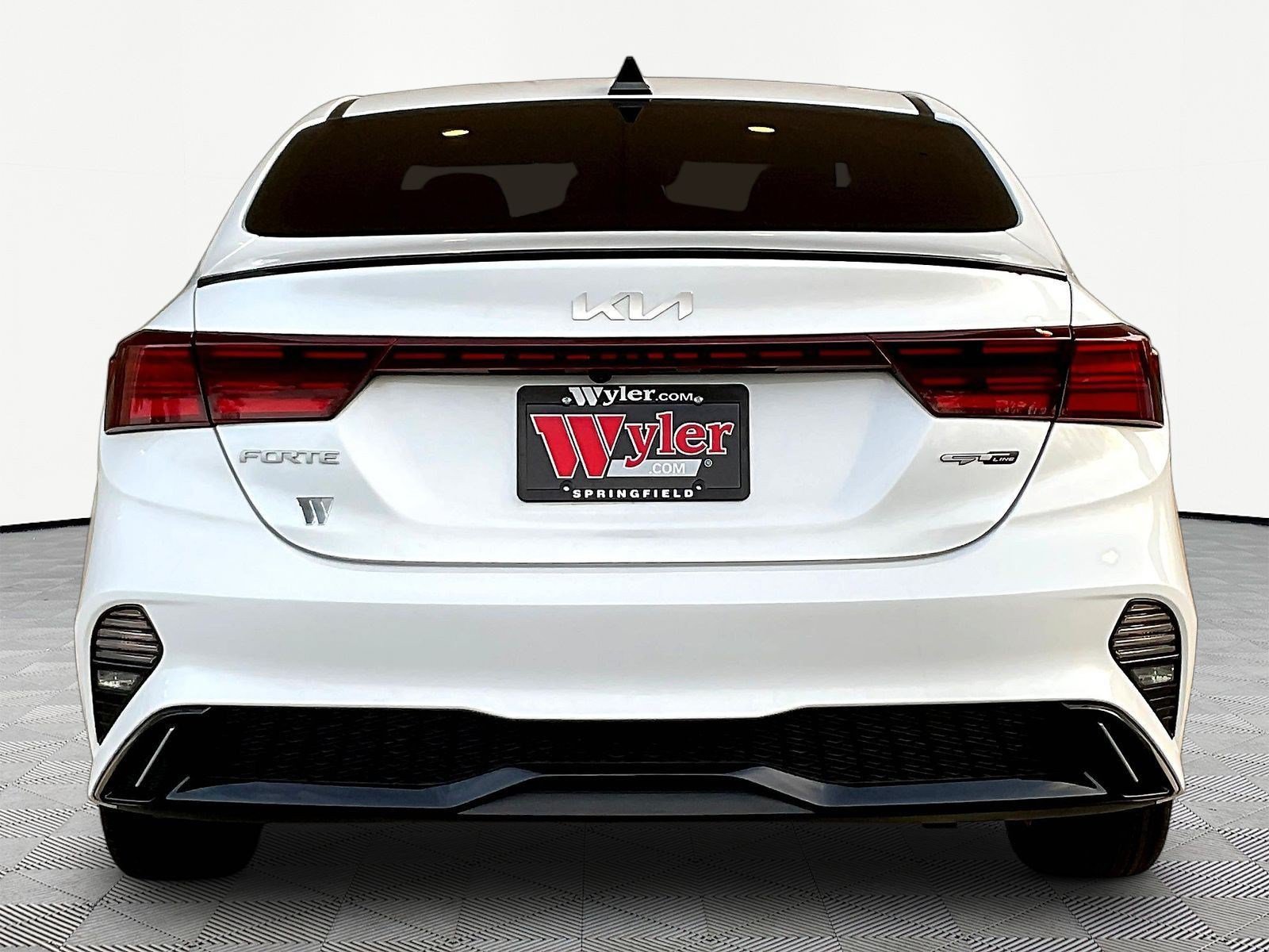Used 2023 Kia Forte GT-Line w/ GT-Line Premium Package FWD image 5