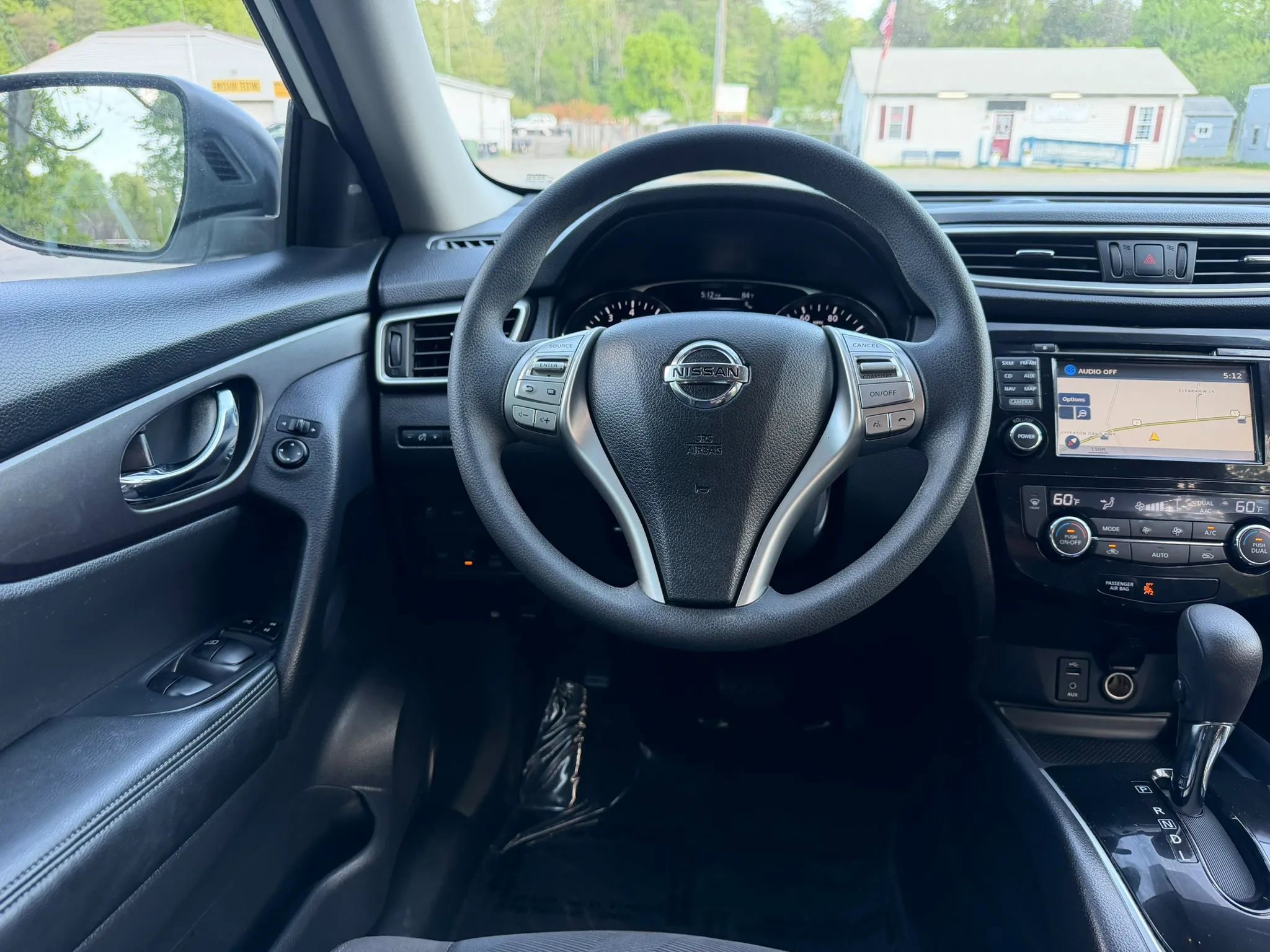 Used 2015 Nissan Rogue SV w/ SV Premium Package AWD/4WD image 31