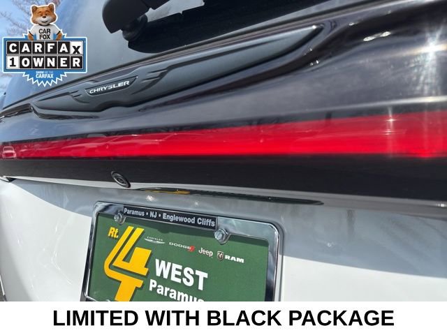 Used 2025 Chrysler Pacifica Limited image 16