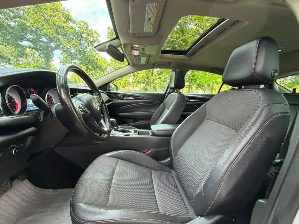 Used 2018 Buick Regal Preferred FWD image 10