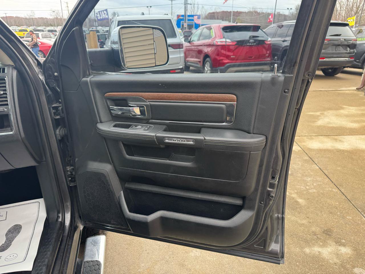 Used 2018 RAM 2500 Laramie AWD/4WD image 15