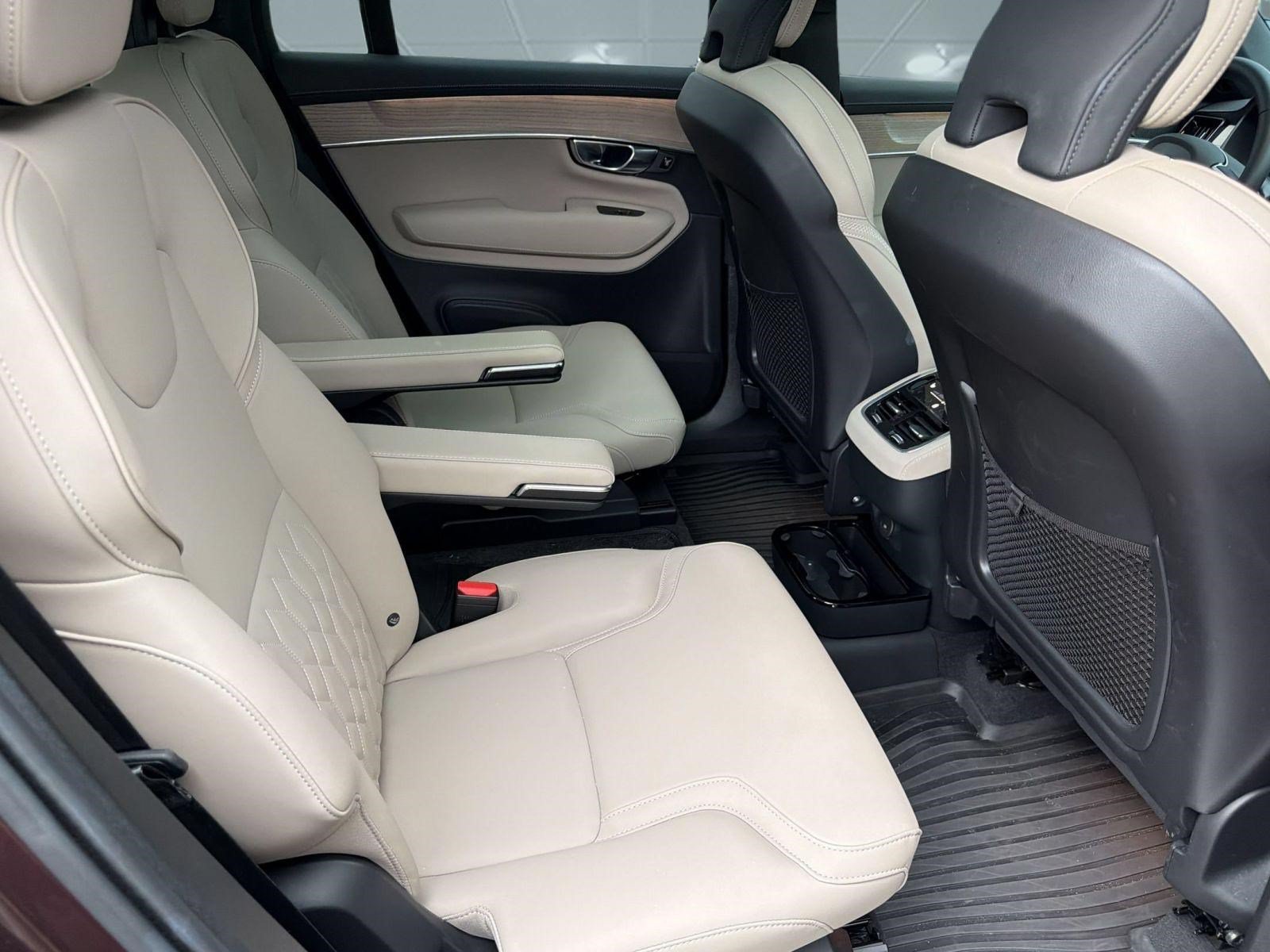 Certified 2025 Volvo XC90 B5 Plus w/ Protection Package Premier AWD/4WD image 28