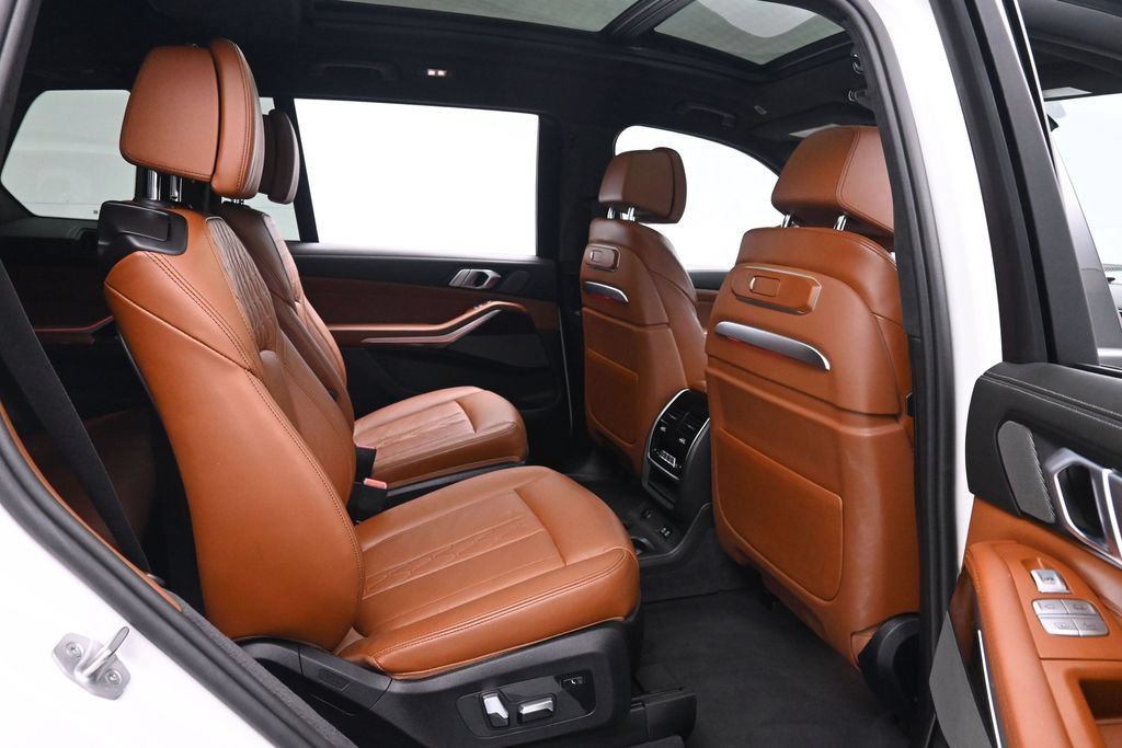 Used 2024 BMW X7 M60i w/ Executive Package AWD/4WD image 18