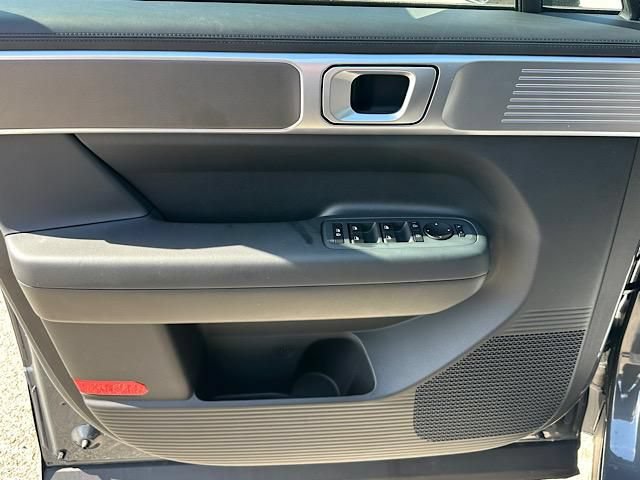 Used 2026 Hyundai Santa Fe SE AWD/4WD image 9