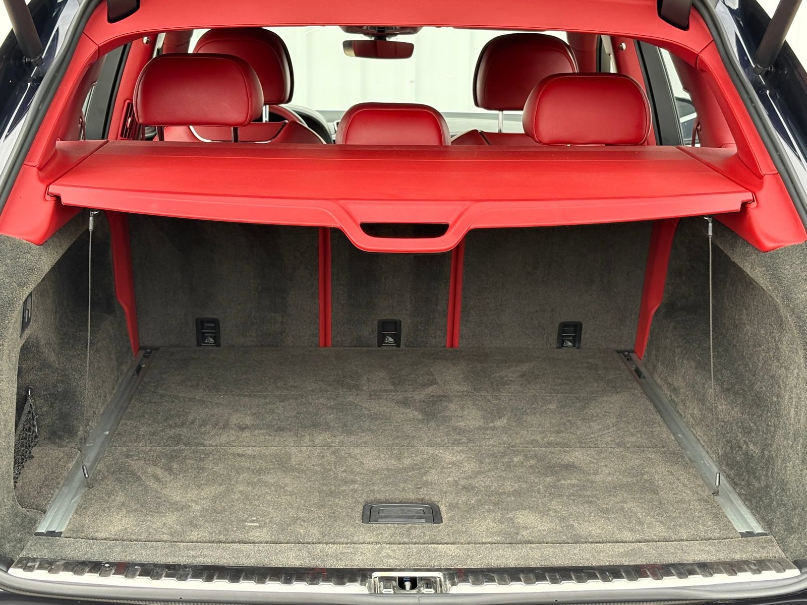 Used 2021 Bentley Bentayga AWD/4WD image 50
