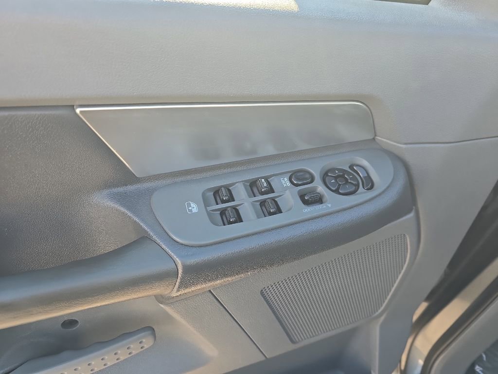Used 2007 Dodge Ram 2500 Truck SLT image 25