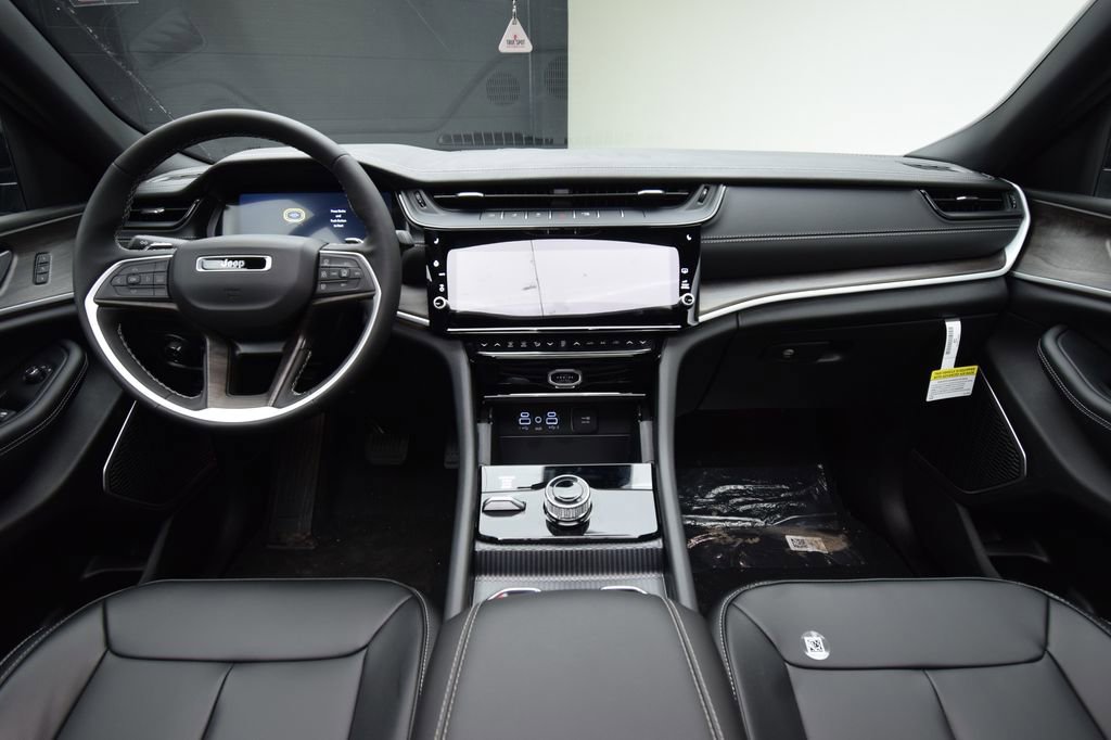New 2026 Jeep Grand Cherokee L Limited w/ Limited Altitude Package image 31