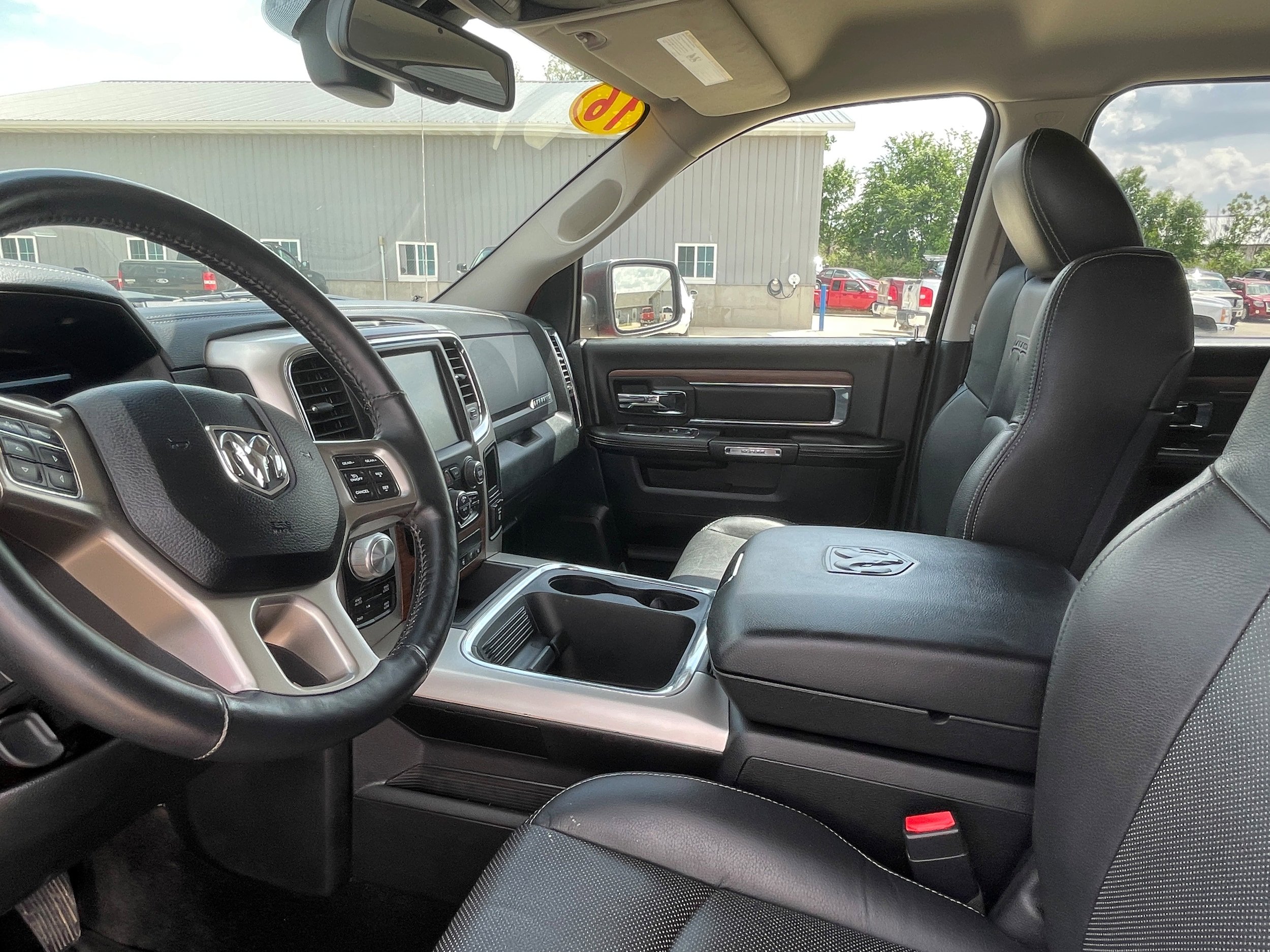 Used 2016 RAM 1500 Laramie w/ Convenience Group image 11