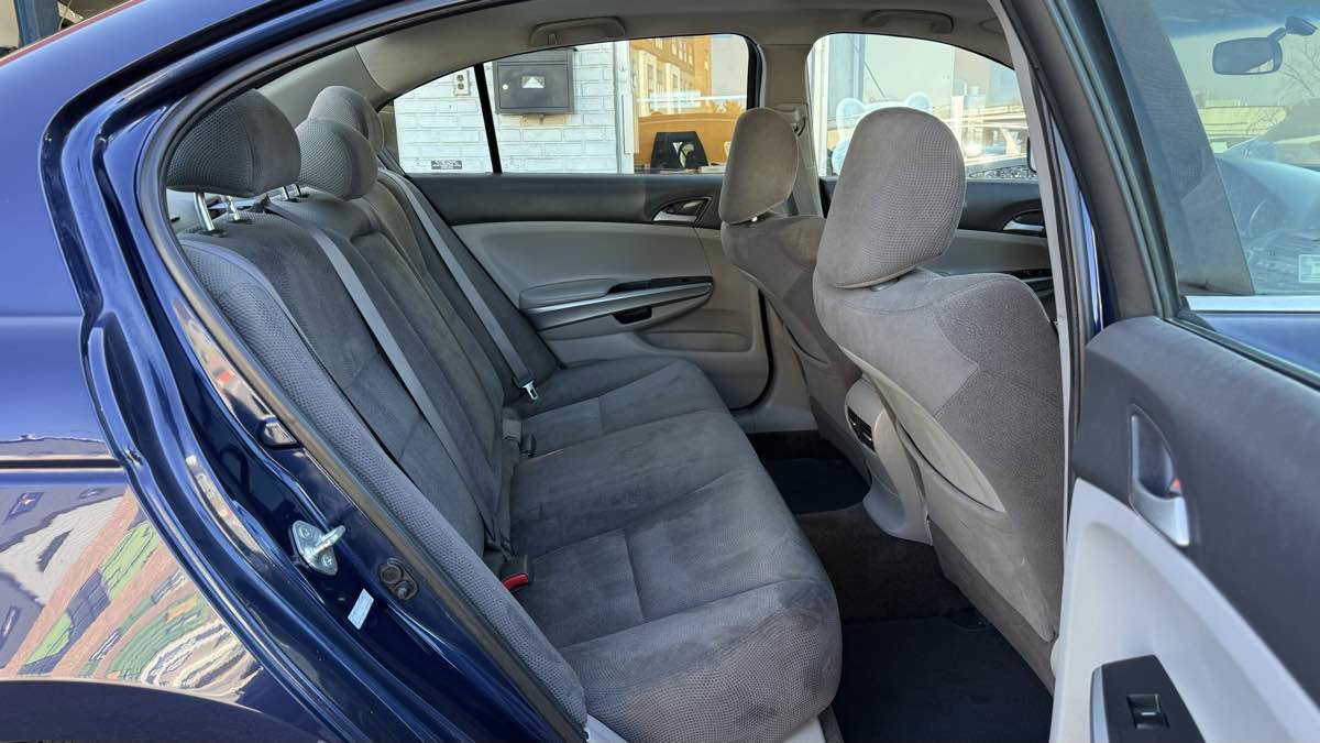 Used 2010 Honda Accord EX image 12