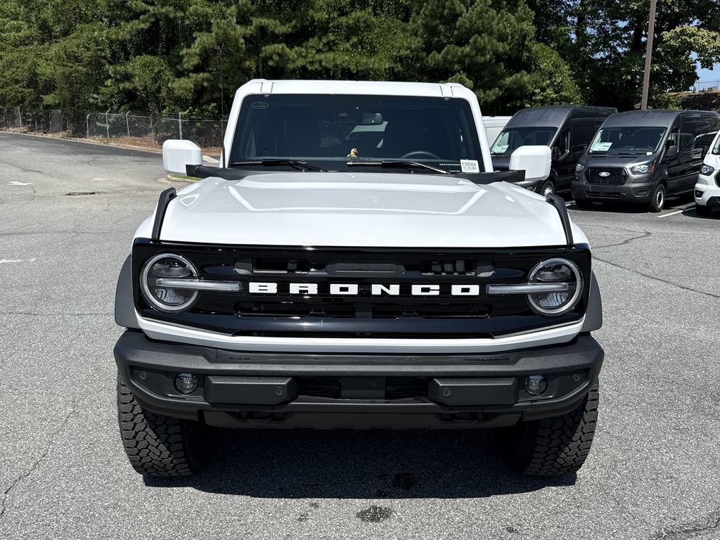 New 2026 Ford Bronco Outer Banks w/ Sasquatch Package AWD/4WD image 2