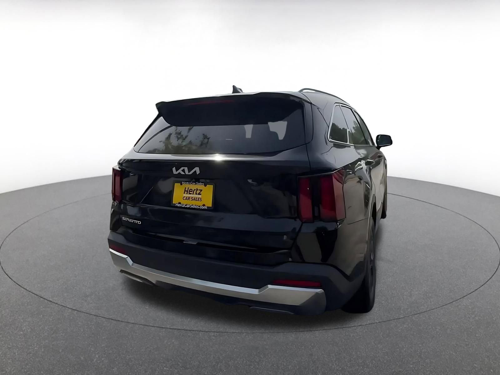 Used 2024 Kia Sorento S image 15