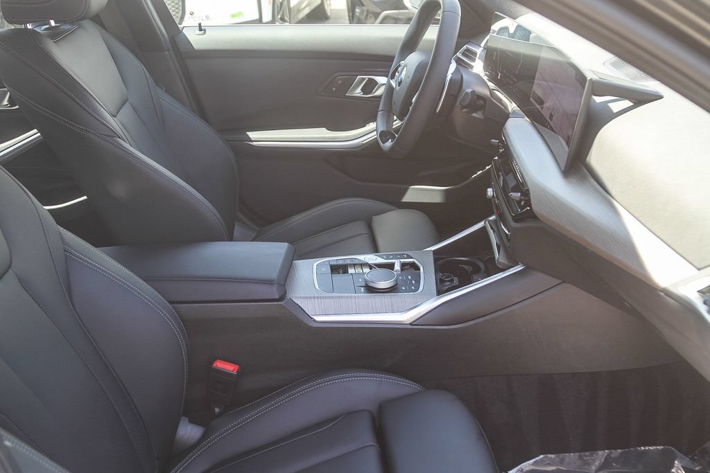 Used 2025 BMW 330i Sedan RWD image 13