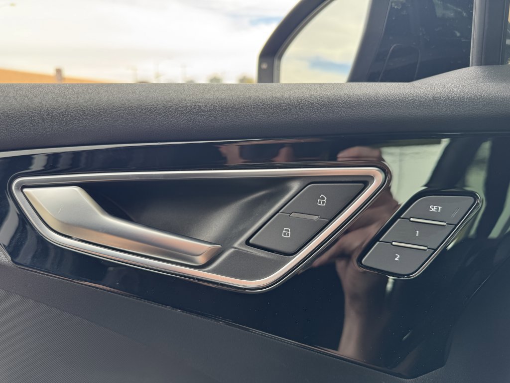 Used 2022 Audi Q4 e-tron Premium Plus w/ Premium Plus image 34