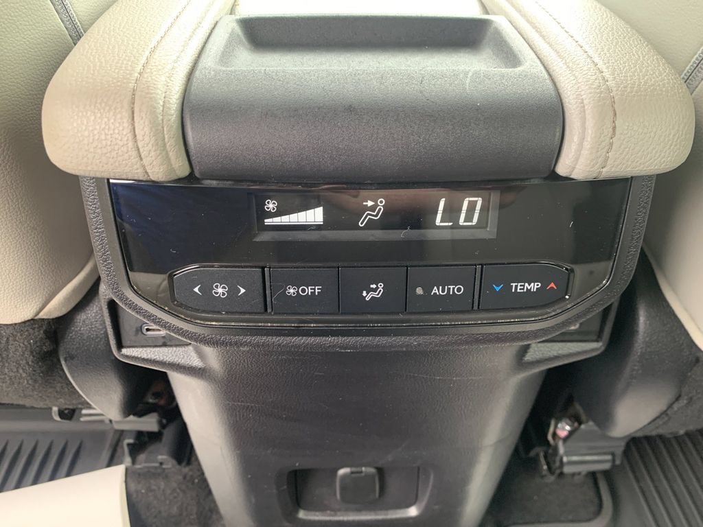 Used 2024 Toyota Grand Highlander AWD image 15