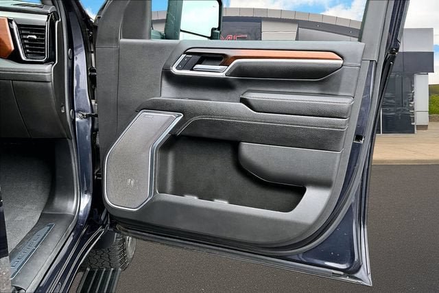 Certified 2025 GMC Sierra 3500 Denali w/ Denali Reserve Package AWD/4WD image 18