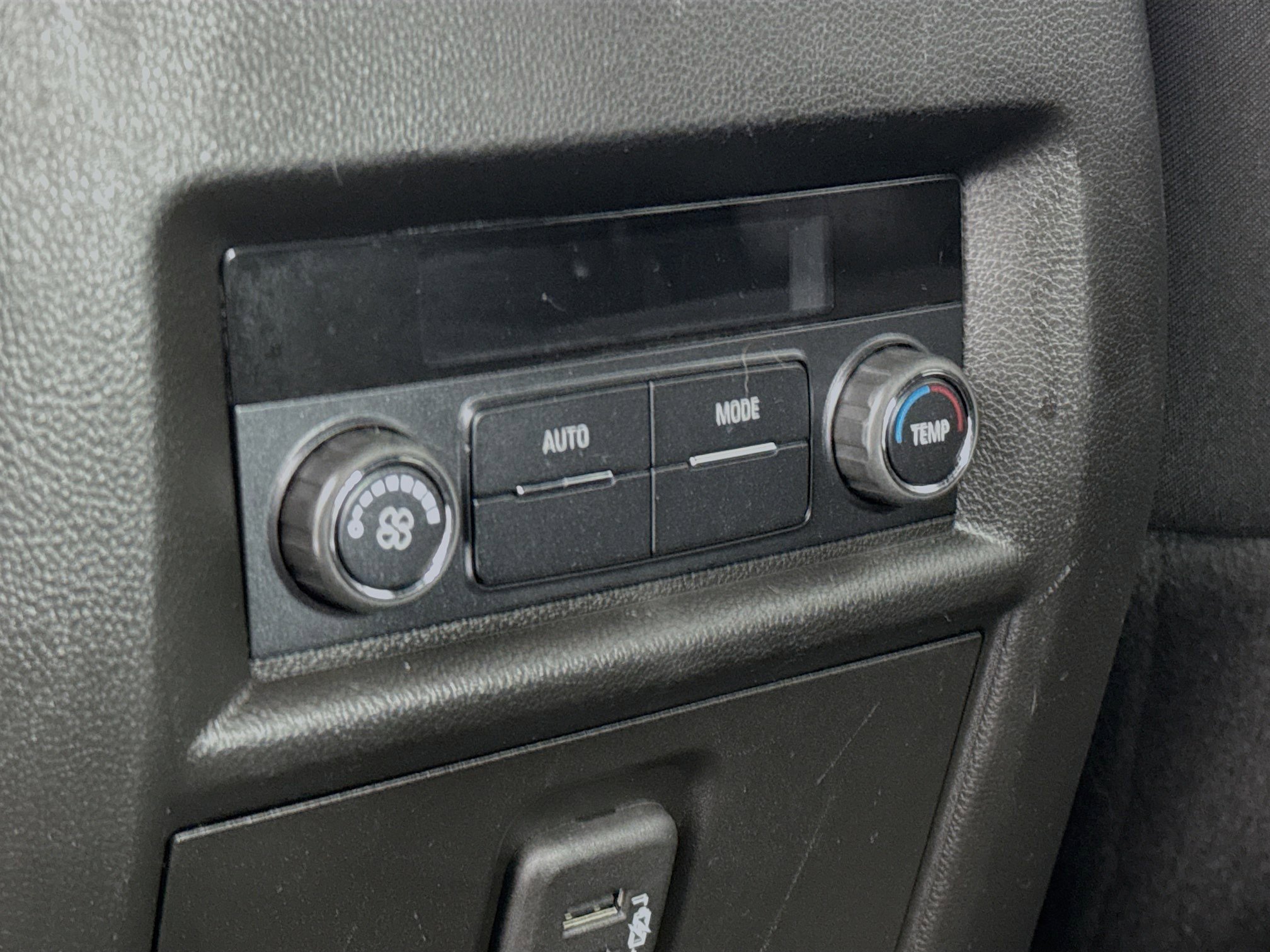 Used 2023 Chevrolet Traverse LT image 24