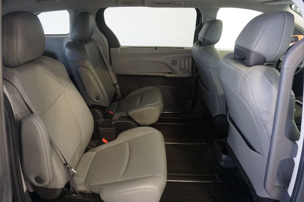 Used 2024 Toyota Sienna XLE w/ XLE Plus Package AWD/4WD image 25