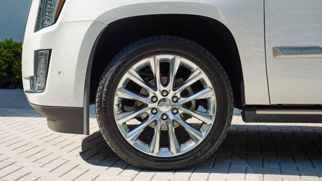Used 2019 Cadillac Escalade ESV Premium Luxury RWD image 12