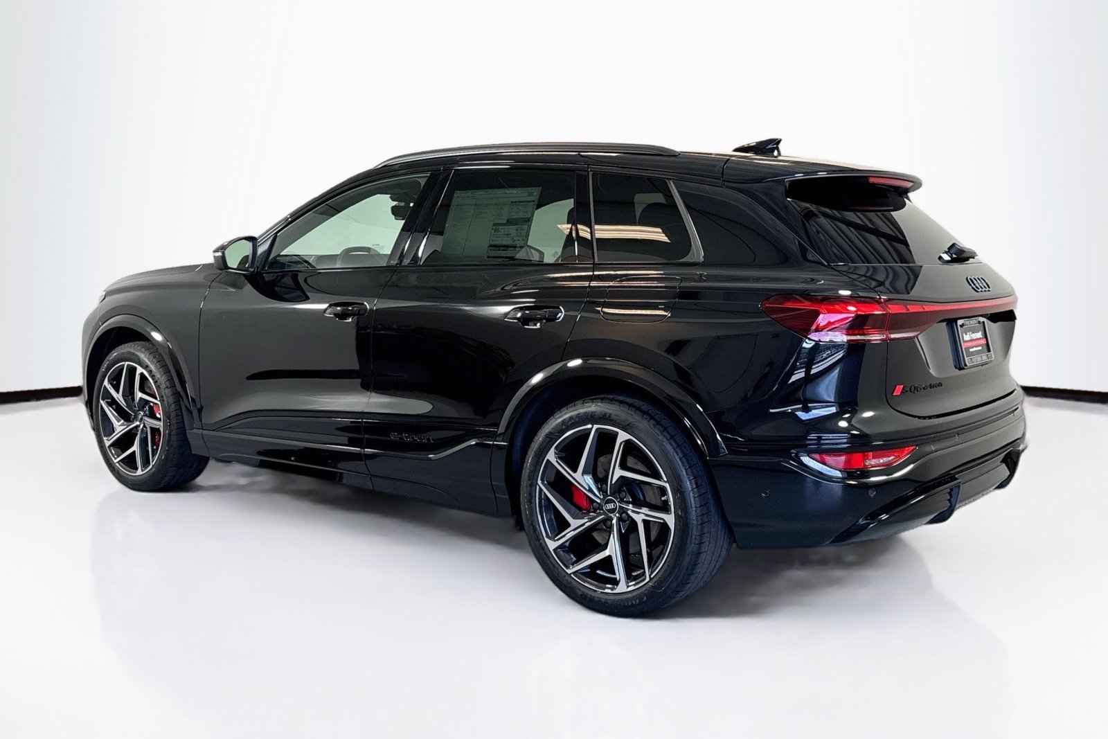 New 2027 Audi SQ6 e-tron Premium Plus AWD/4WD image 7