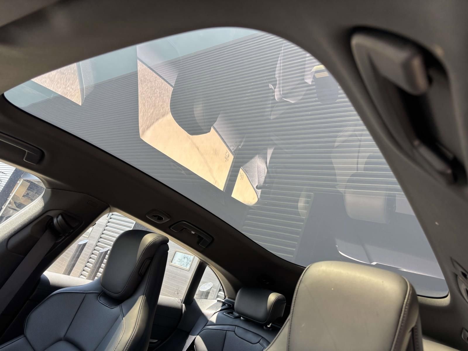 New 2026 Porsche Taycan 4S AWD/4WD image 37