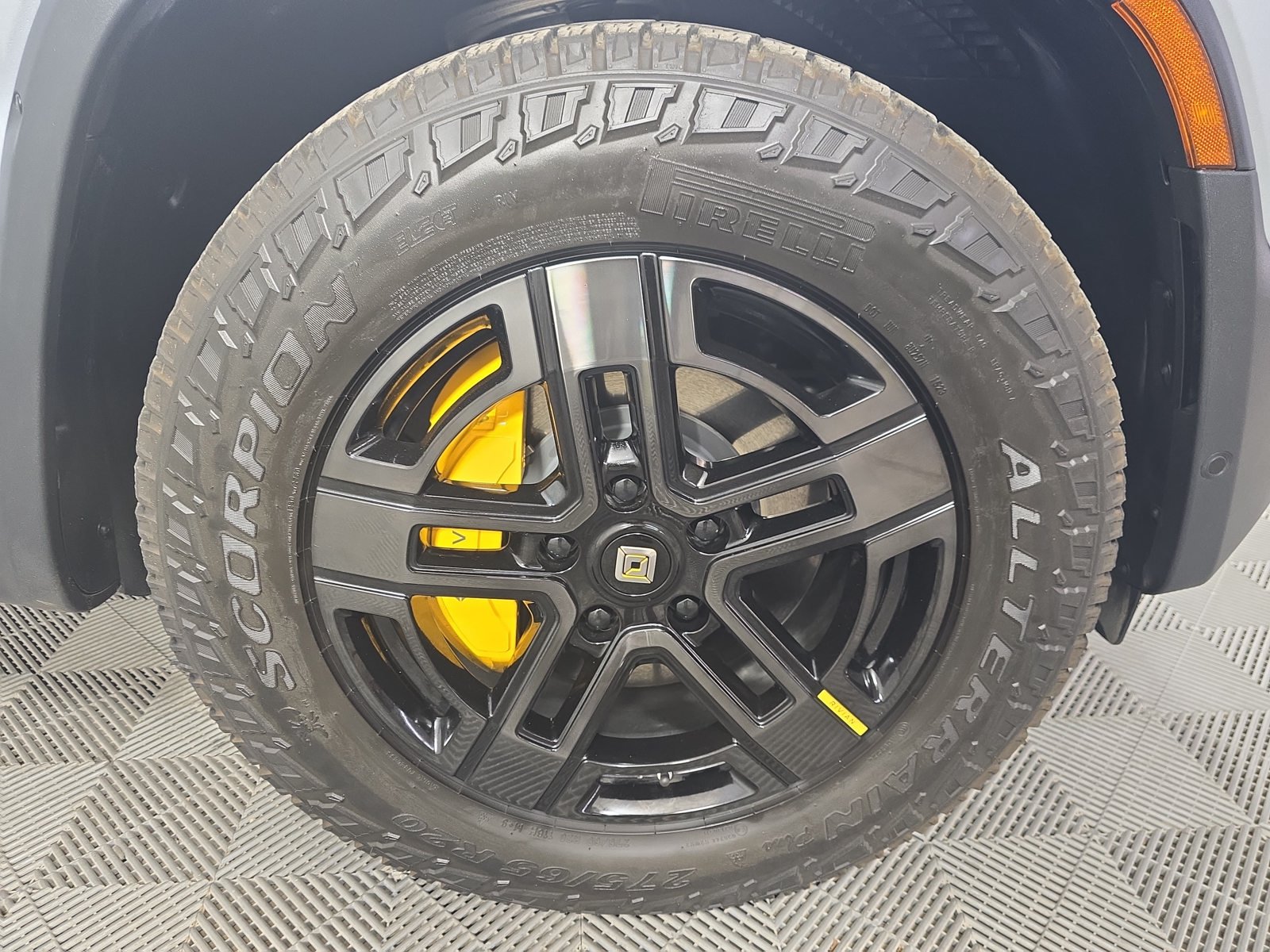 Used 2023 Rivian R1S Adventure Quad AWD/4WD image 11
