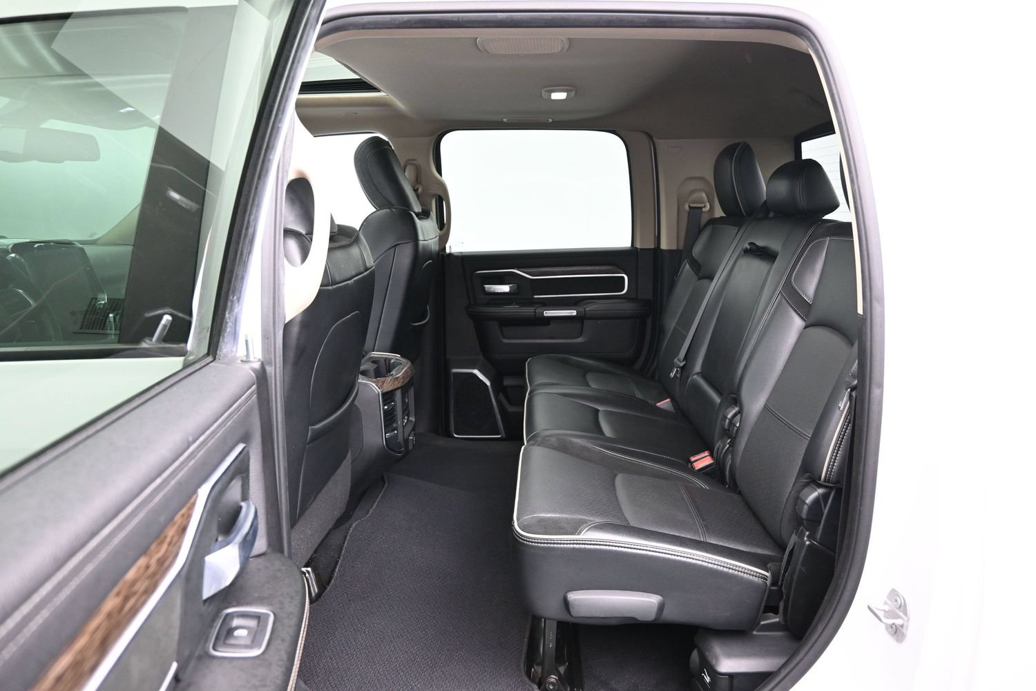 Used 2019 RAM 2500 Laramie AWD/4WD image 11