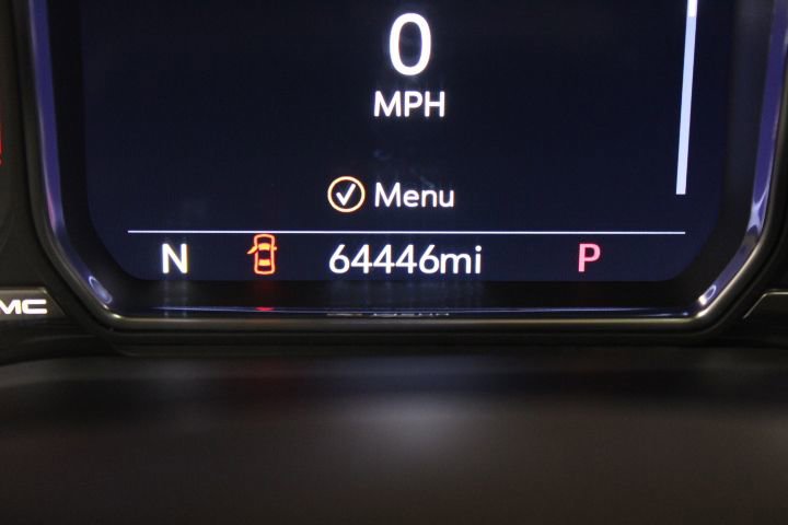 Used 2021 GMC Yukon Denali w/ LPO, Illumination Package AWD/4WD image 6