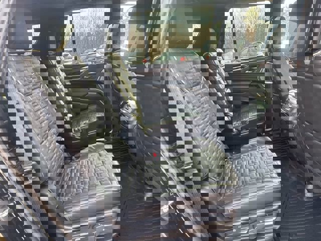 Used 2022 Cadillac Escalade Premium Luxury Platinum image 30