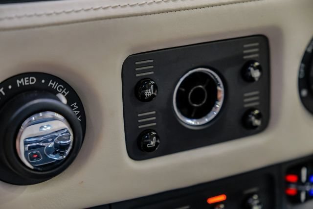 Used 2017 Rolls-Royce Wraith RWD image 35
