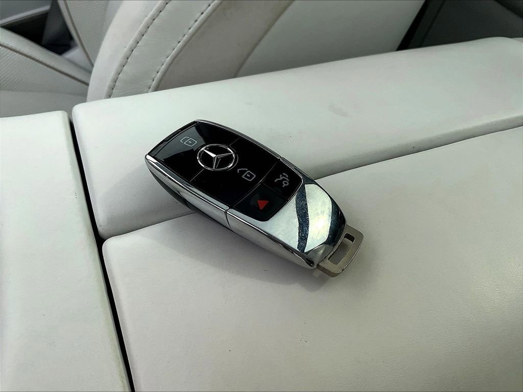 Used 2023 Mercedes-Benz Maybach GLS 600 4MATIC image 35