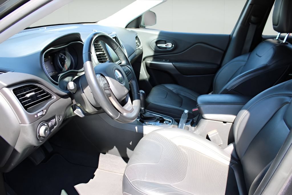 Used 2020 Jeep Cherokee Limited AWD/4WD image 9