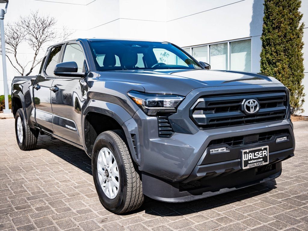 Used 2025 Toyota Tacoma SR5 image 5