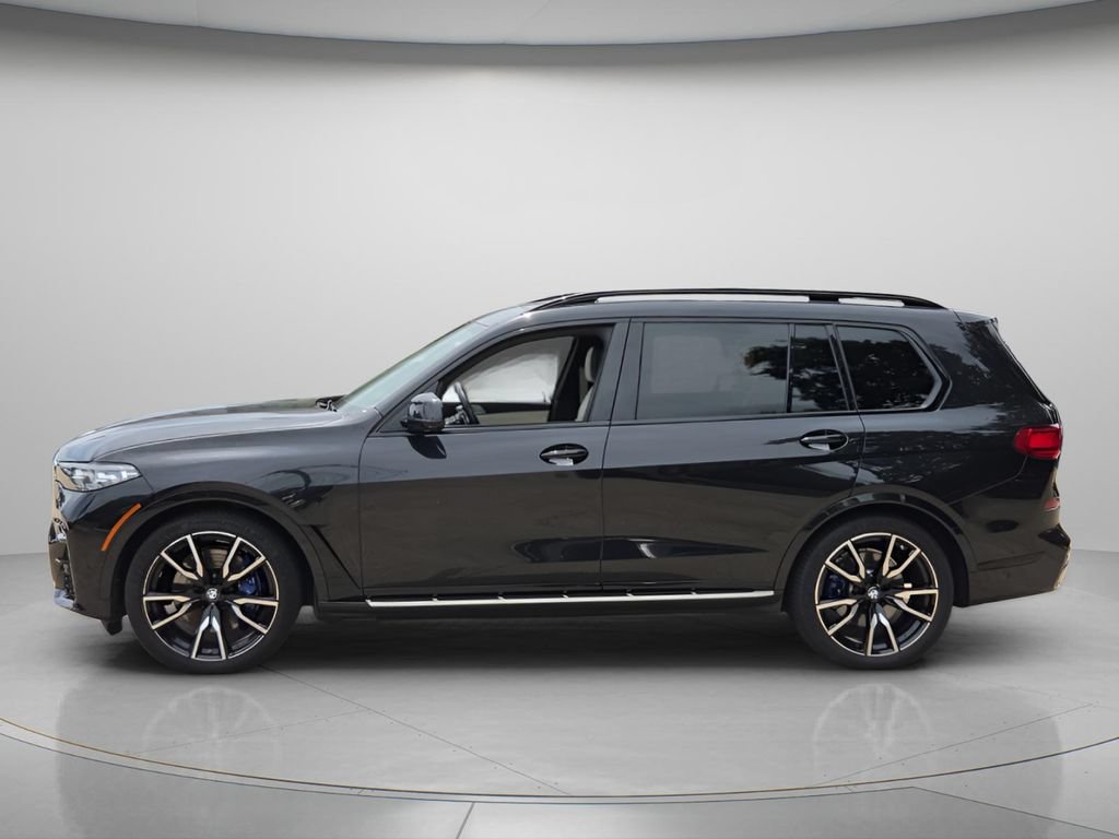 Used 2022 BMW X7 xDrive40i w/ M Sport Package AWD/4WD image 3