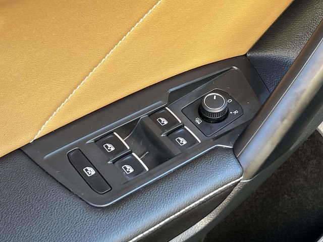 Certified 2023 Volkswagen Tiguan SE w/ Panoramic Sunroof Package image 17