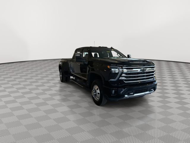 Certified 2026 Chevrolet Silverado 3500 High Country w/ High Country Premium Package AWD/4WD image 2
