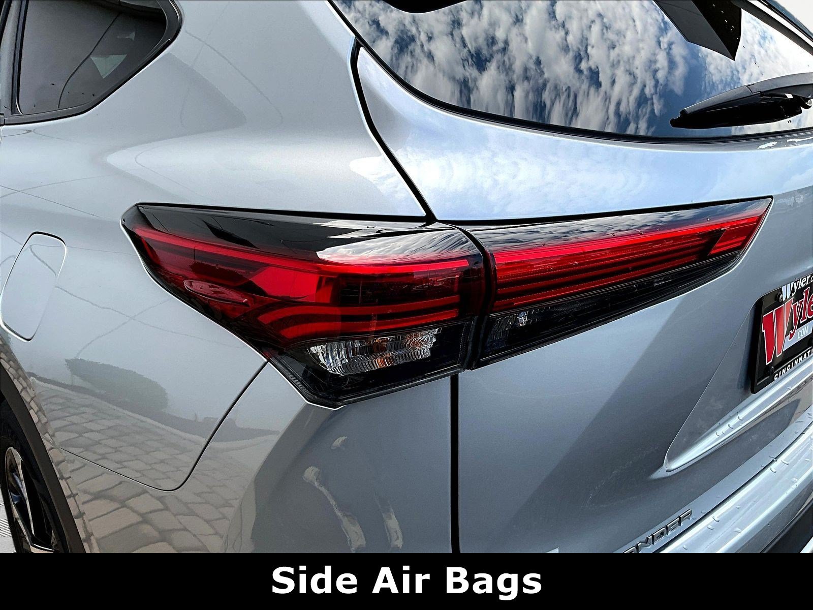 Used 2022 Toyota Highlander XSE AWD/4WD image 23