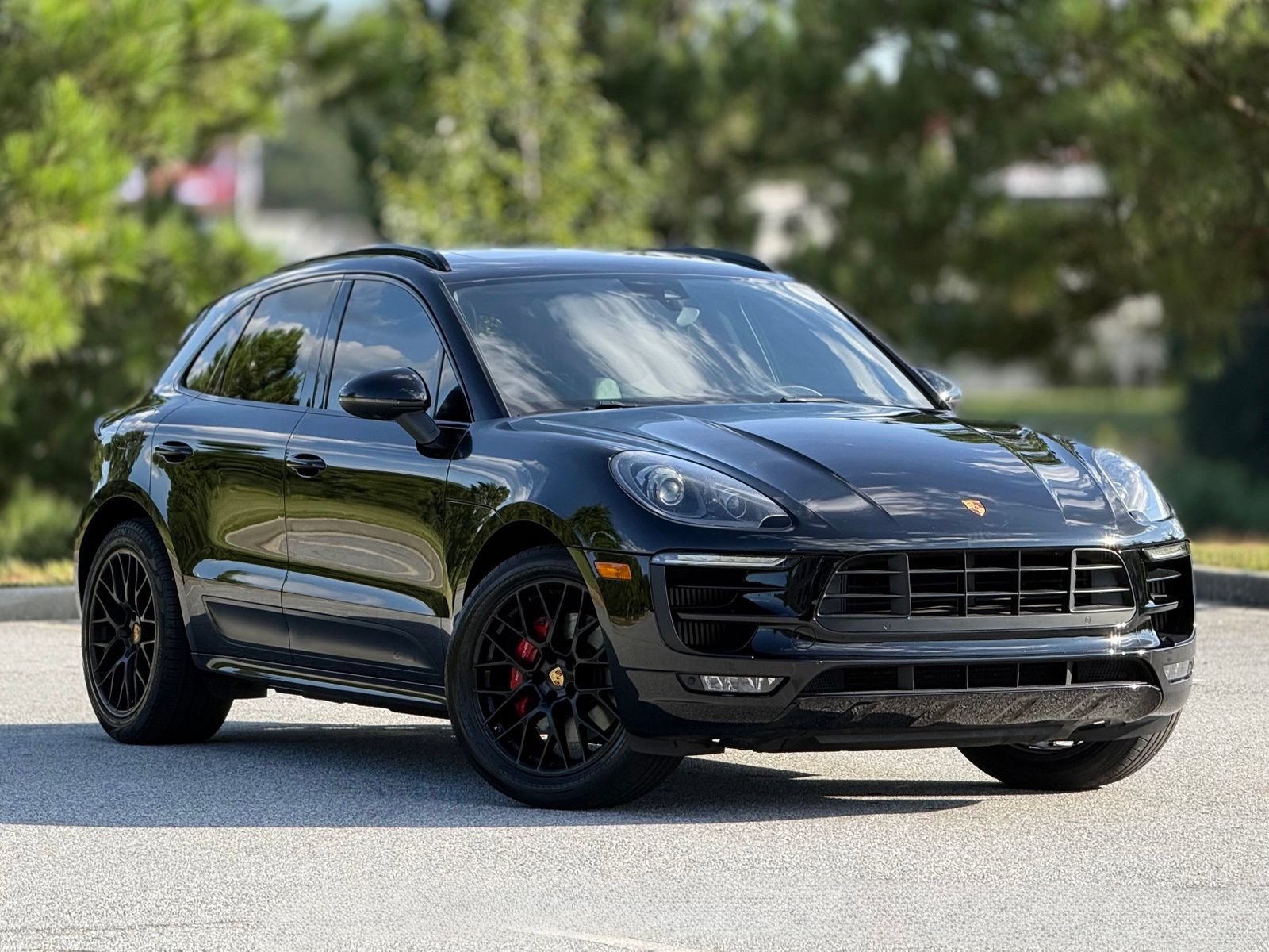 Used 2017 Porsche Macan GTS w/ Sport Chrono Package AWD/4WD image 13