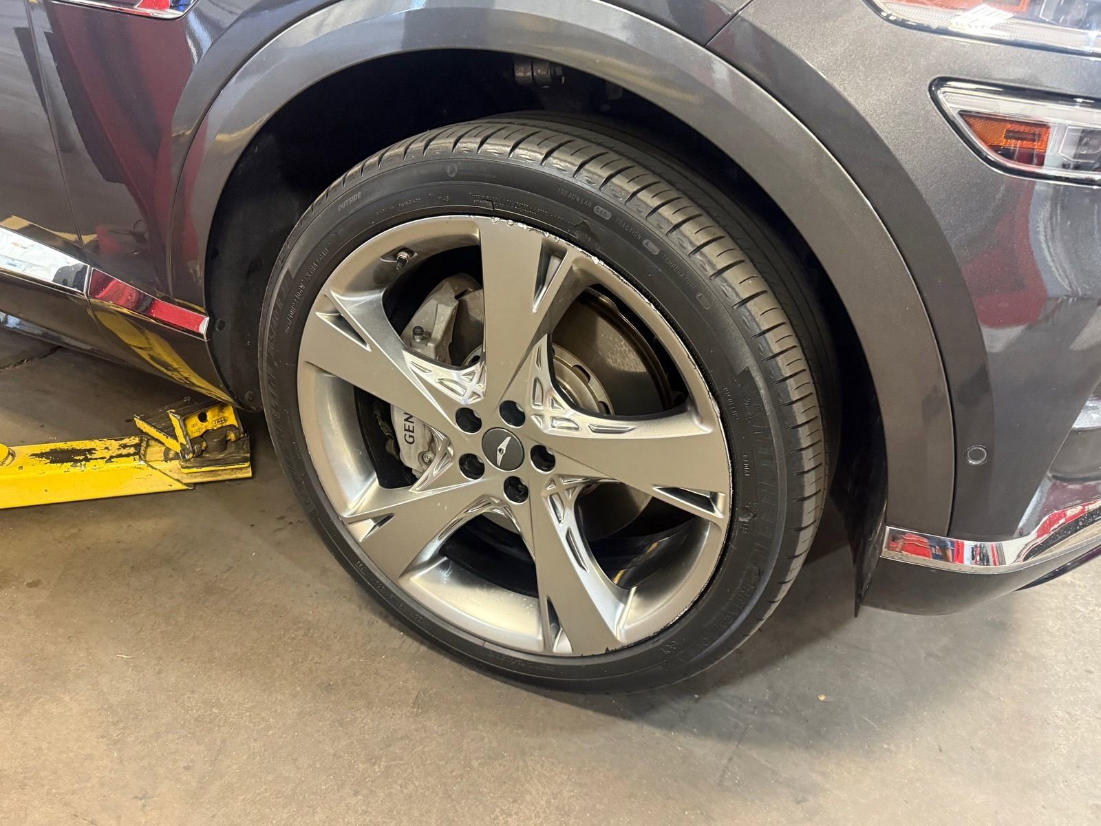 Used 2023 Genesis GV80 2.5T w/ Prestige 20" Package image 7