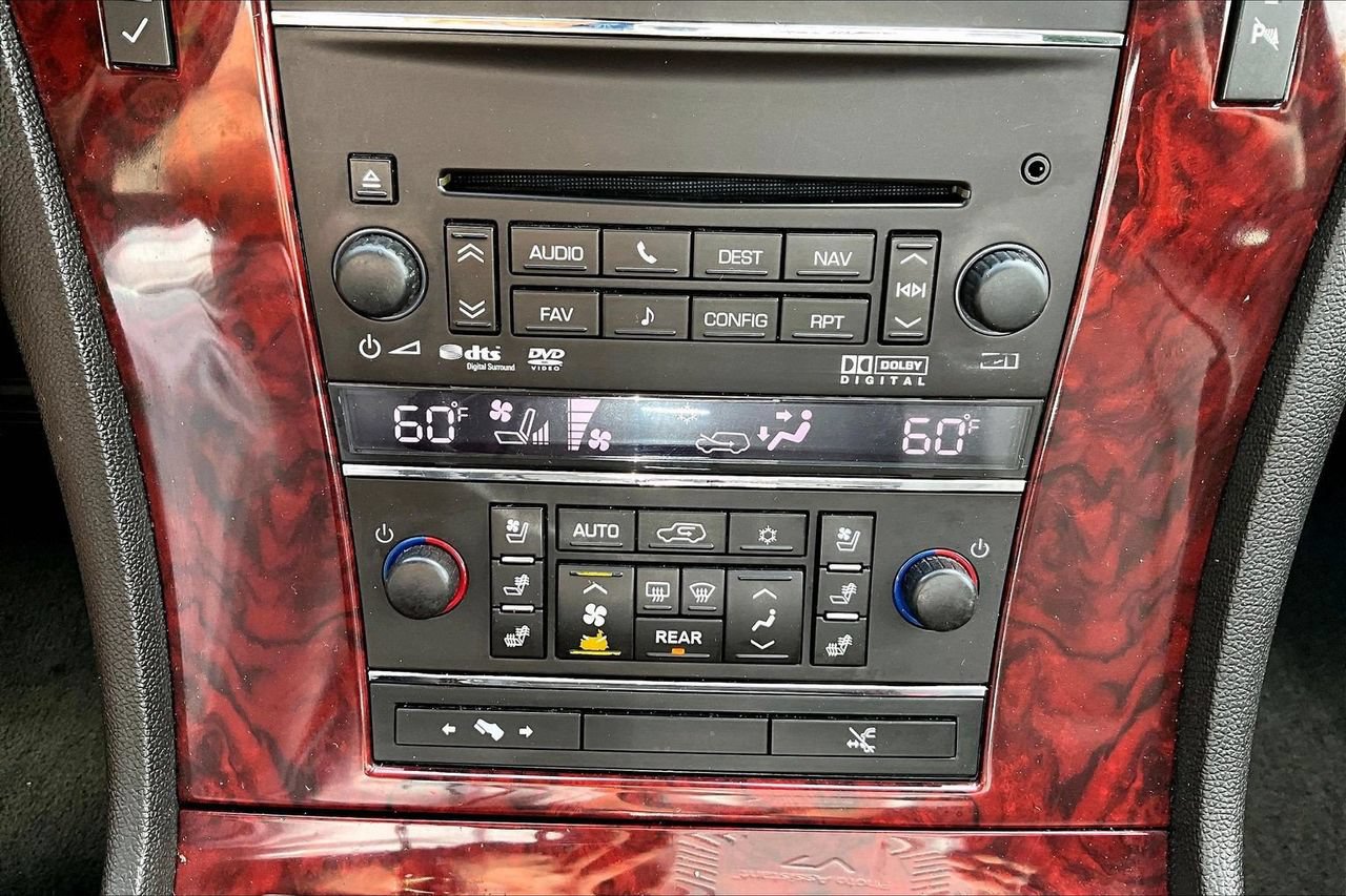Used 2014 Cadillac Escalade Premium AWD/4WD image 19