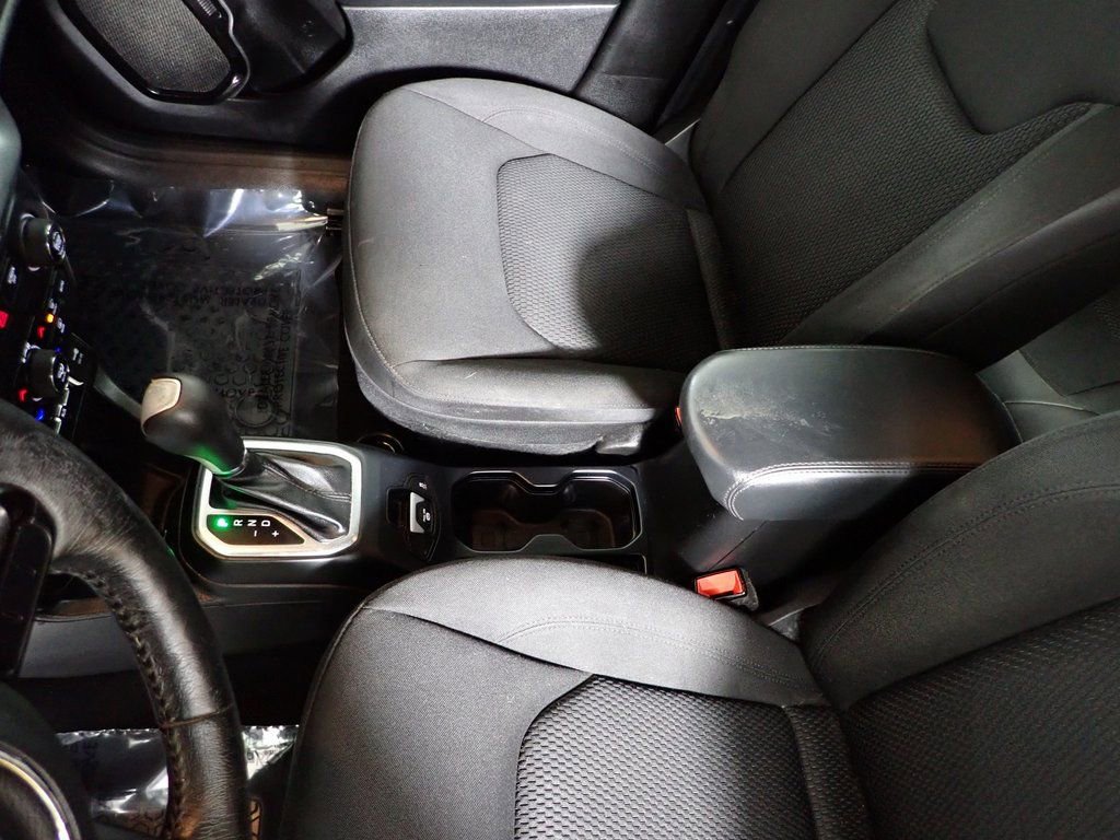 Used 2018 Jeep Renegade Altitude image 26