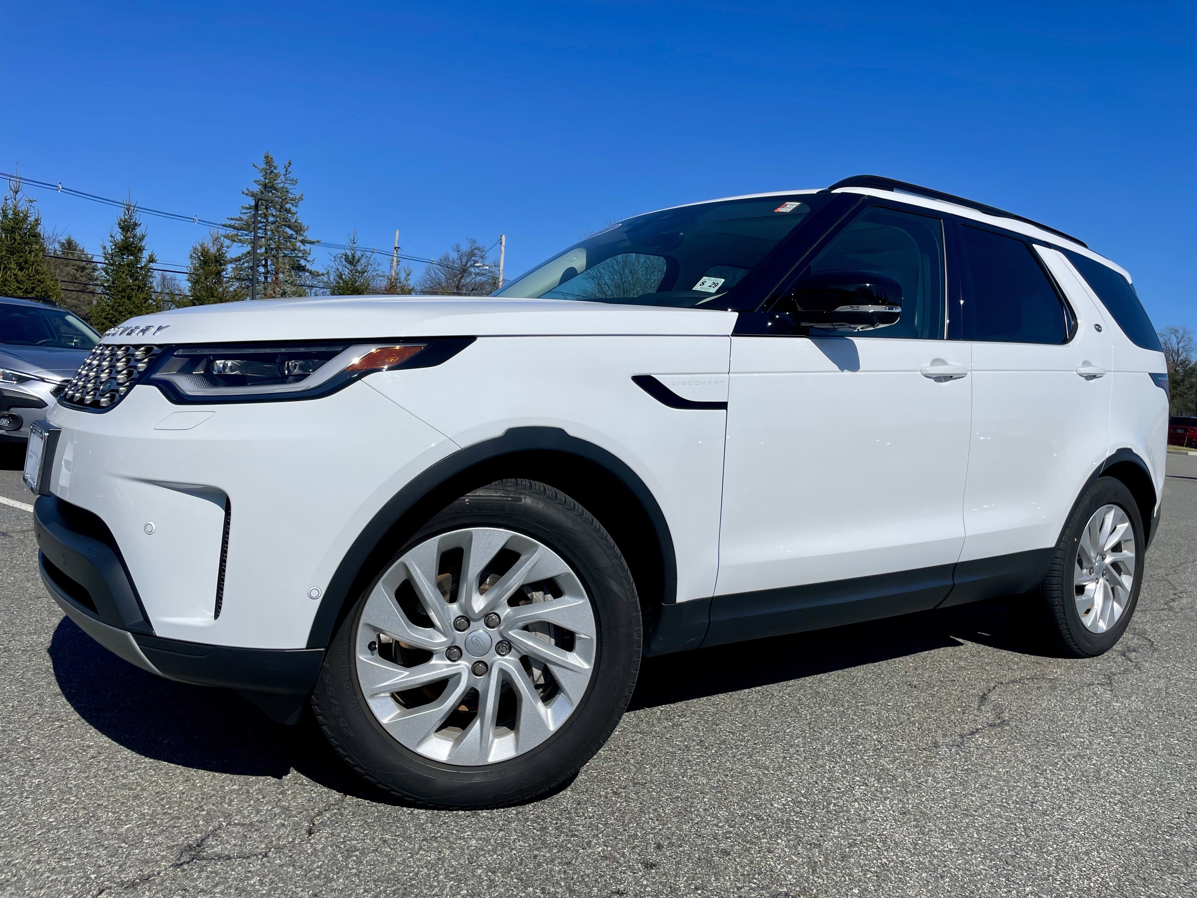 Certified 2024 Land Rover Discovery S image 37