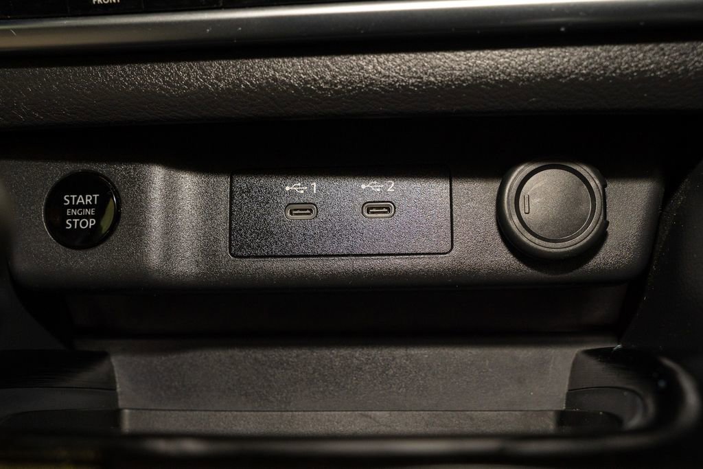 Certified 2025 Nissan Rogue SV image 16